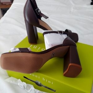 NWT! GIanni Bini Heels